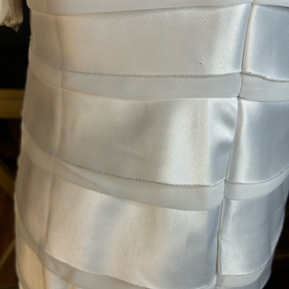 NWT White House Black Market  Strapless White Satin Cocktail Dress – Size 6 - Picture 8 of 8